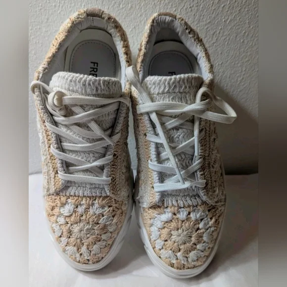 Free People Sneakers Shoes Catch Me If You Can Crochet Flower Women's Sz 7.5 NEW - Picture 4 of 12